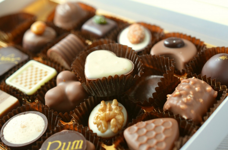 boulangerie-LA GARDE-min_chocolates_food_candy_calories_nibble_chocolate_heart-782043